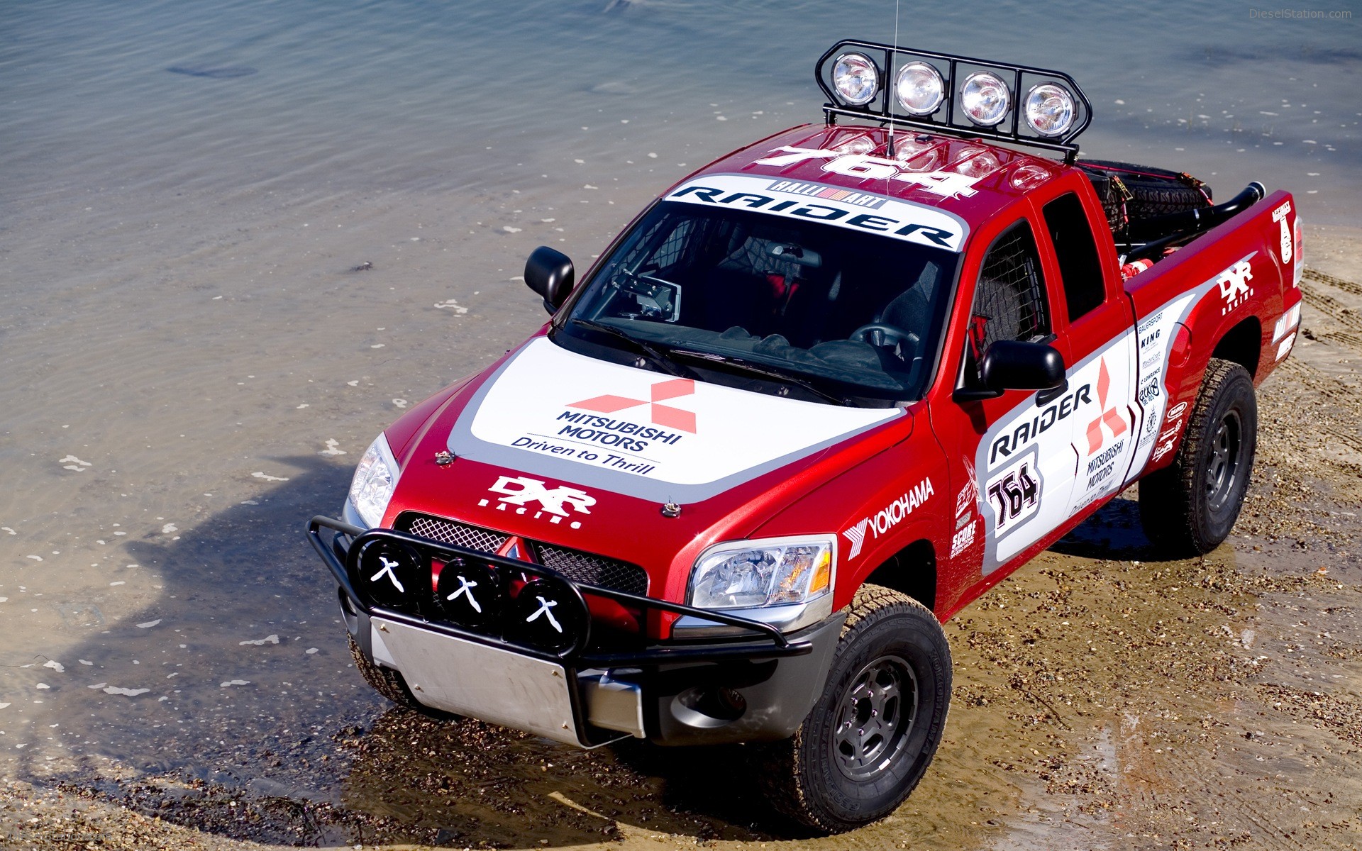 Mitsubishi Baja Raider